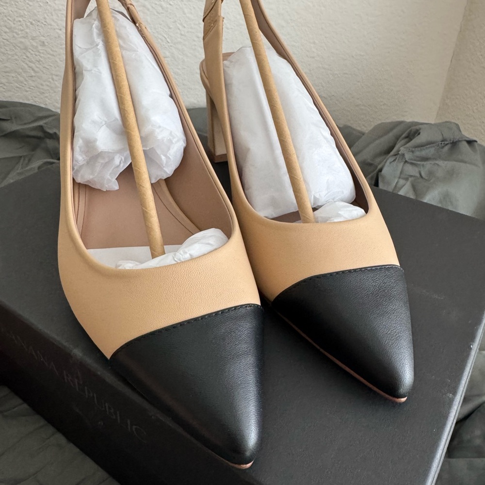 NEW Banana Republic Slingback Pump (low heel)